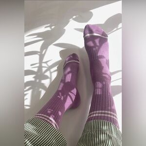 Le Bon Shoppe Boyfriend socks in Grape